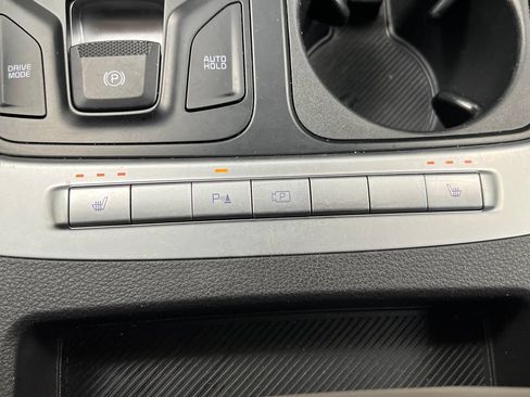 Used 2025 Kia Carnival FWD image 71