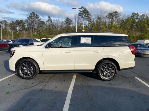 New 2026 Ford Expedition Platinum w/ Stealth Appearance Package AWD/4WD image 4
