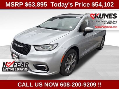 New 2026 Chrysler Pacifica Pinnacle w/ Trailer Tow Group