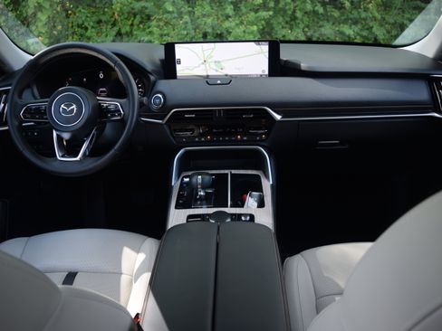 Used 2025 MAZDA CX-70 Plug-In Hybrid w/ Premium Pkg image 8