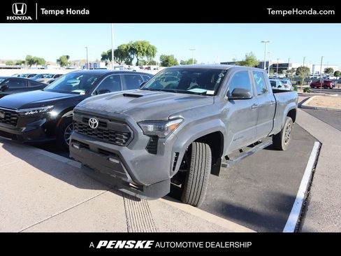Used 2024 Toyota Tacoma TRD Sport image 1