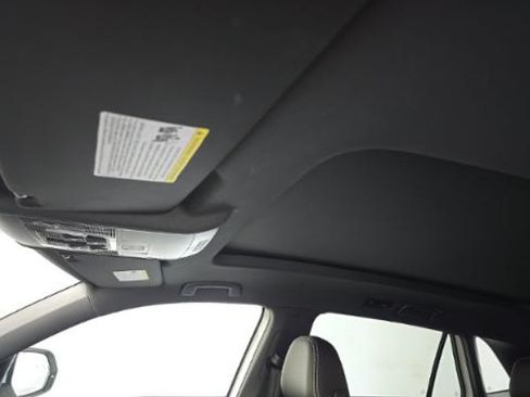 Used 2023 Volkswagen Atlas Cross Sport SE w/ Panoramic Sunroof Package FWD image 8