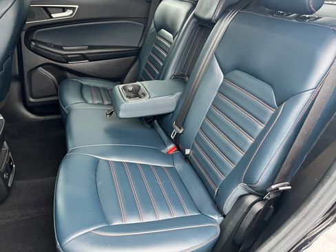 Used 2022 Ford Edge SEL w/ Sport Appearance Package image 12