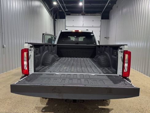 Used 2025 Ford F250 XL AWD/4WD image 5