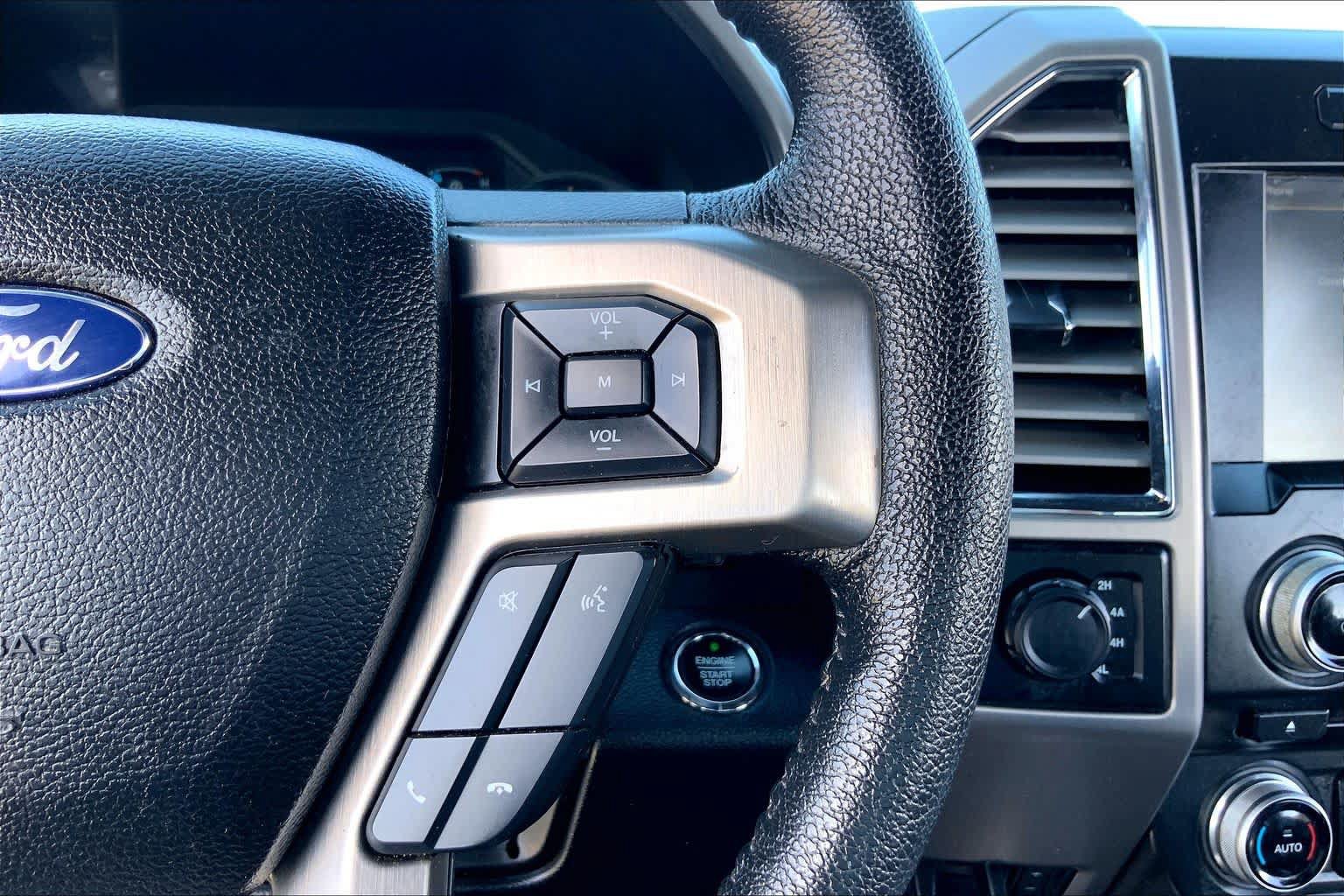 Used 2015 Ford F150 Platinum w/ Equipment Group 701A Luxury AWD/4WD image 24