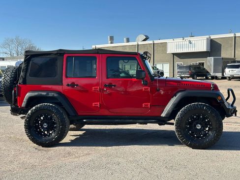 Used 2014 Jeep Wrangler Unlimited Rubicon w/ Connectivity Group image 8