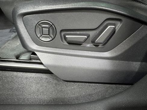 Certified 2023 Audi Q8 Premium Plus image 30