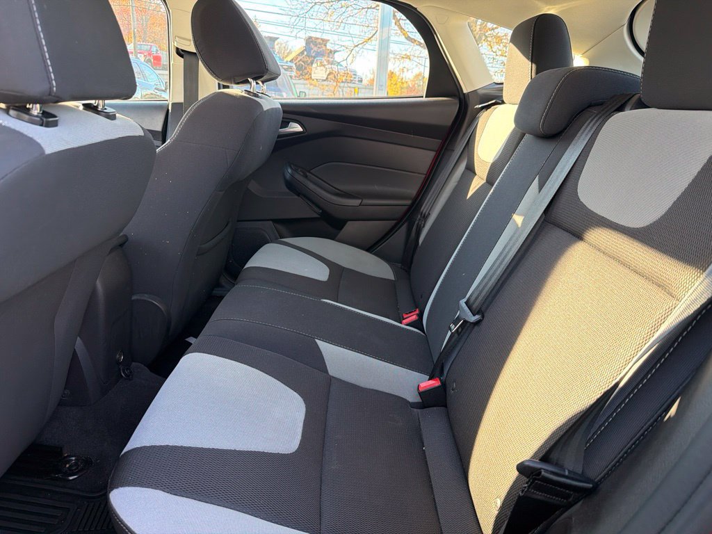 Used 2012 Ford Focus SE FWD image 9