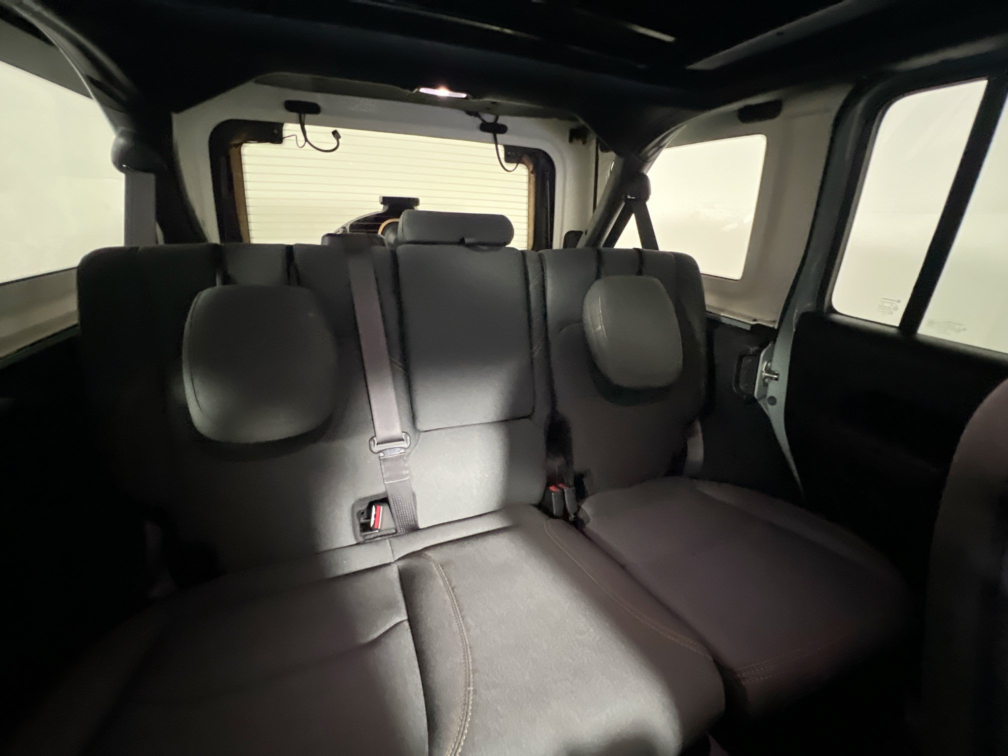 Used 2024 Jeep Wrangler Unlimited AWD/4WD image 30