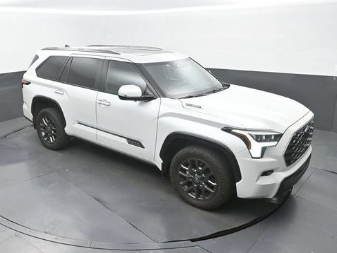 Used 2025 Toyota Sequoia Platinum AWD/4WD image 13