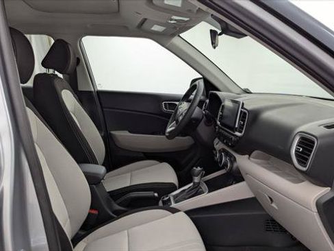 Used 2026 Hyundai Venue SEL FWD image 21