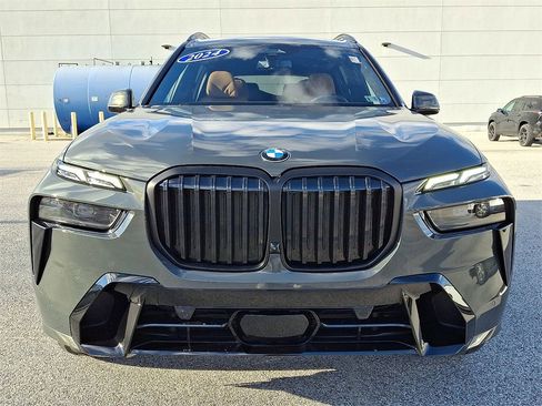 Certified 2024 BMW X7 xDrive40i w/ Executive Package image 5