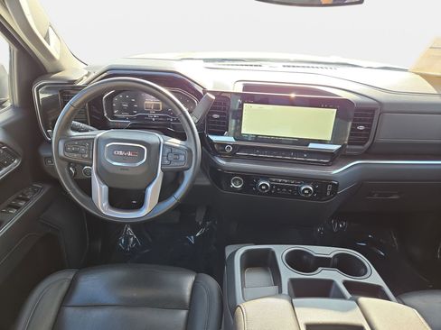 Used 2024 GMC Sierra 1500 SLT image 13