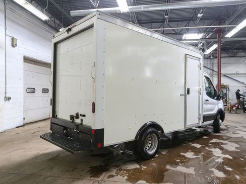 Used 2022 Ford Transit 350 DRW RWD image 11