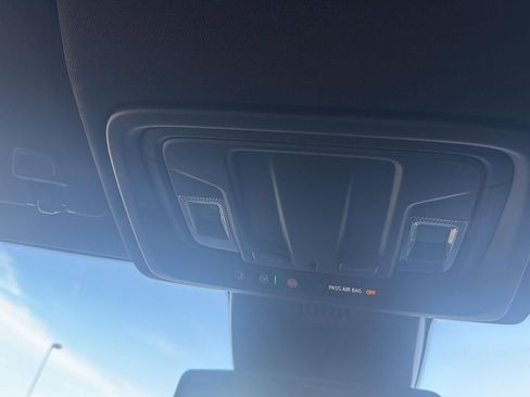 Used 2025 GMC Sierra 2500 AT4 image 30