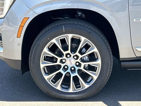New 2026 GMC Yukon Denali w/ Denali Reserve Package AWD/4WD image 34