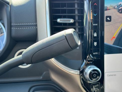 Used 2024 RAM 2500 Laramie image 33