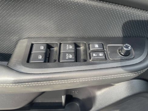 Used 2017 Subaru Outback 2.5i Limited image 10