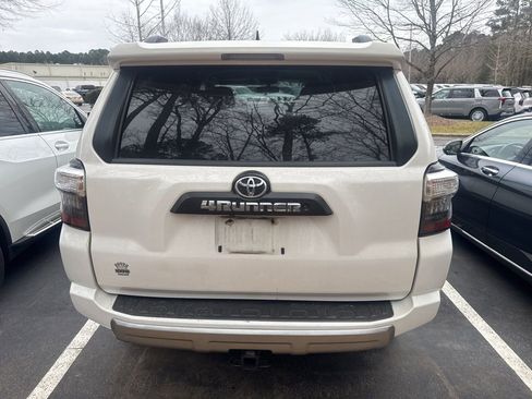 Used 2016 Toyota 4Runner Trail image 12