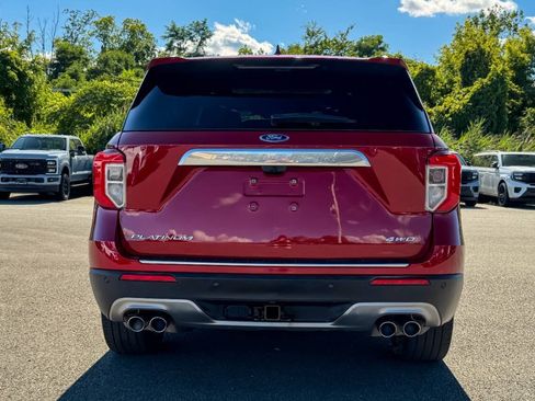 Used 2023 Ford Explorer Platinum w/ Technology Package AWD/4WD image 4