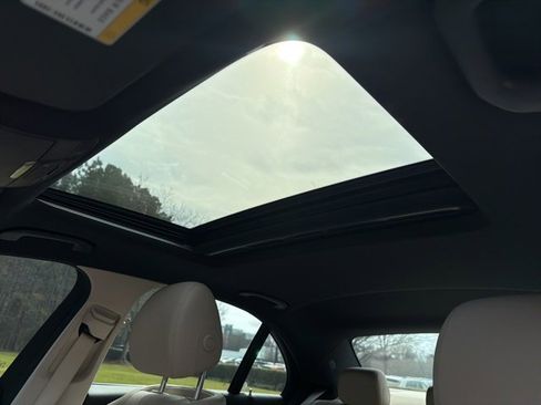 Used 2017 Mercedes-Benz E 300 image 19