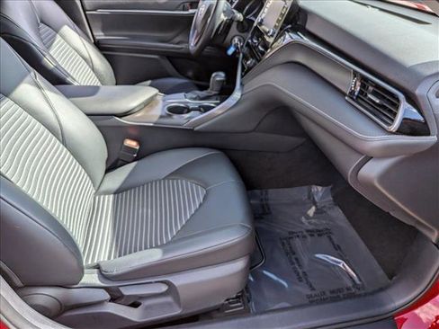 Used 2021 Toyota Camry SE image 18