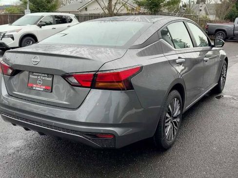 New 2025 Nissan Altima 2.5 SV image 9