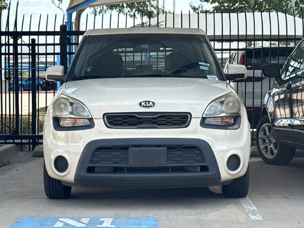 Used 2013 Kia Soul FWD image 2
