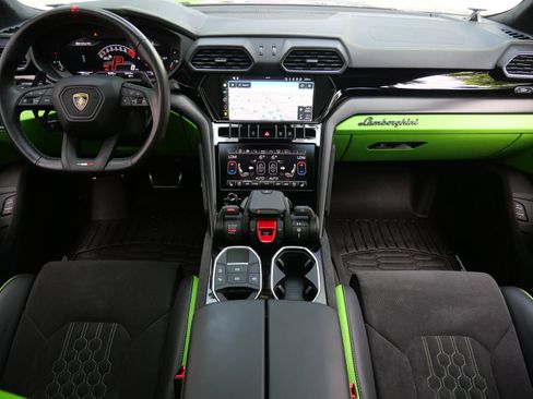 Used 2024 Lamborghini Urus S AWD/4WD image 7
