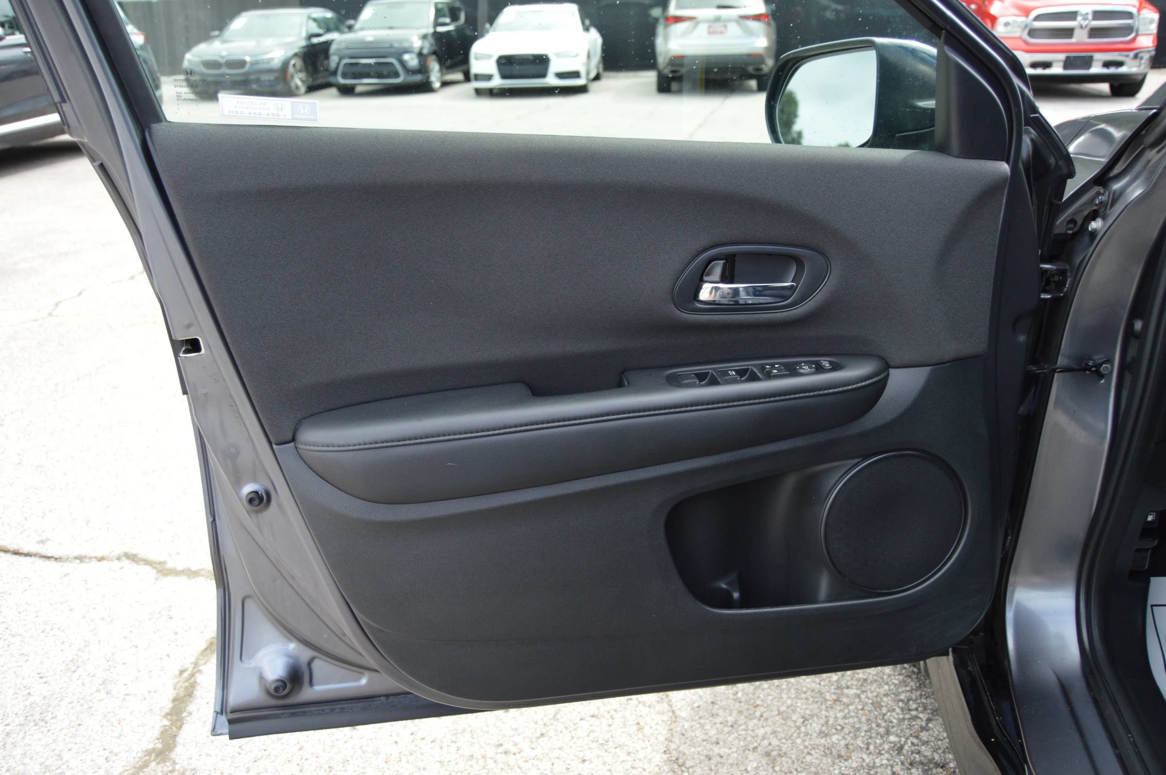 Used 2019 Honda HR-V Sport image 17