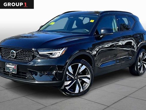 Used 2023 Volvo XC40 B5 Plus w/ Driver Assist Package image 1
