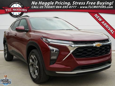 Used 2025 Chevrolet Trax LT w/ Driver Confidence Package image 1