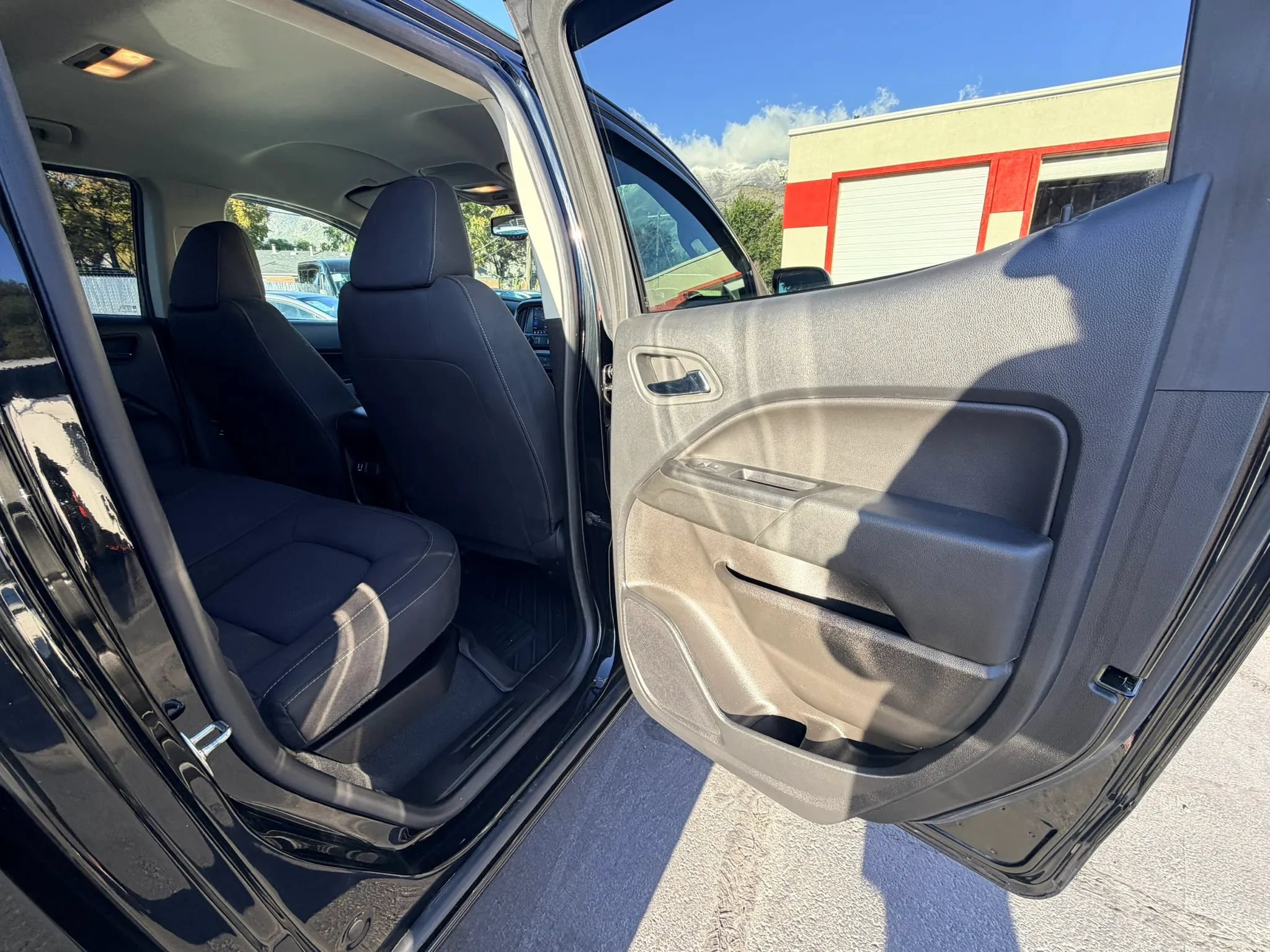 Used 2022 Chevrolet Colorado LT w/ Safety Package AWD/4WD image 19