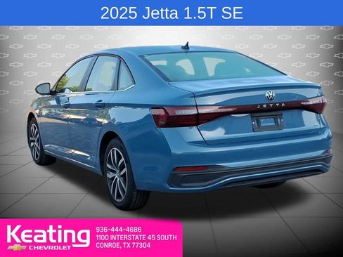 Used 2025 Volkswagen Jetta SE FWD image 2