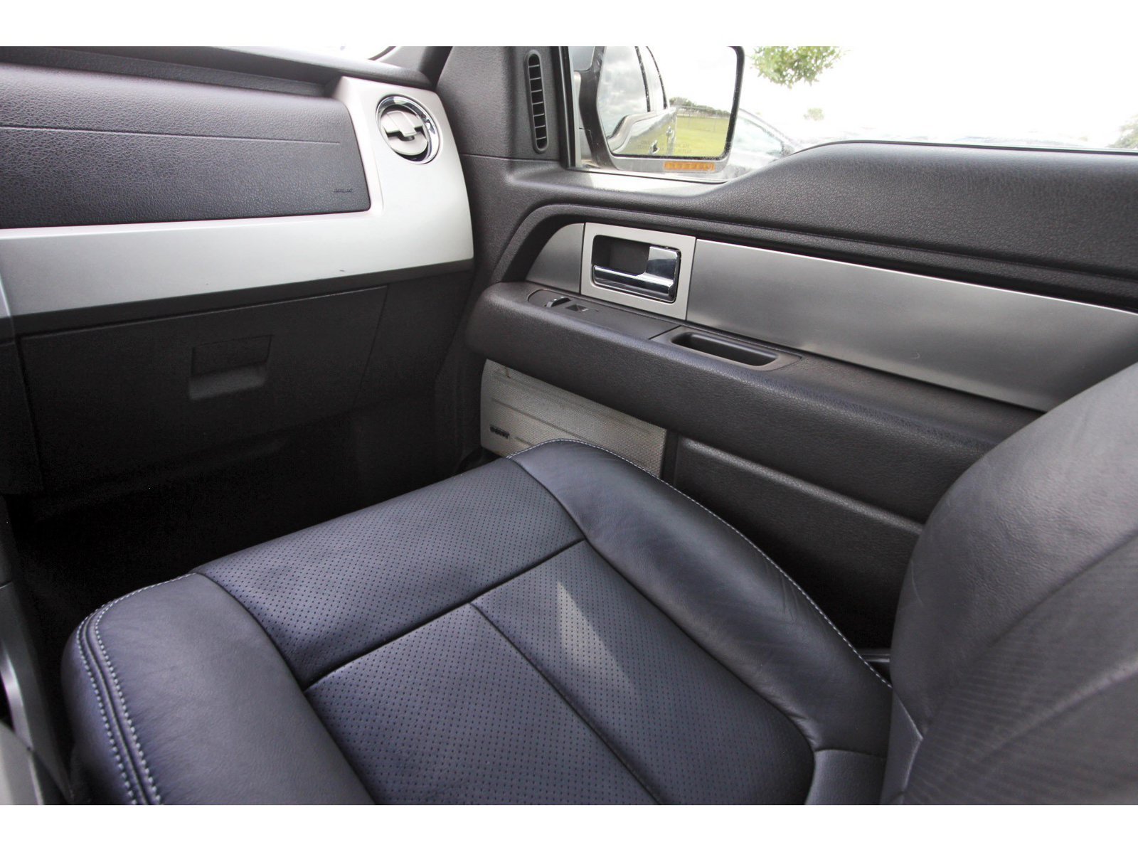 Used 2014 Ford F150 FX2 w/ Equipment Group 402A Luxury RWD image 14