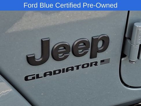 Used 2024 Jeep Gladiator Sport image 31