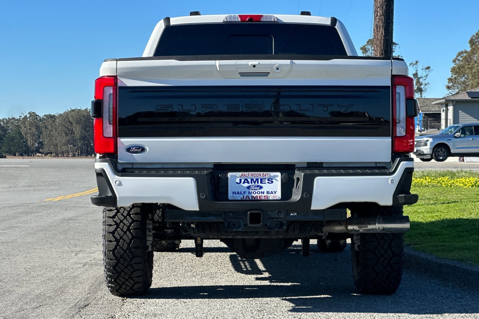 New 2026 Ford F250 Platinum w/ Tremor Off-Road Package AWD/4WD image 4