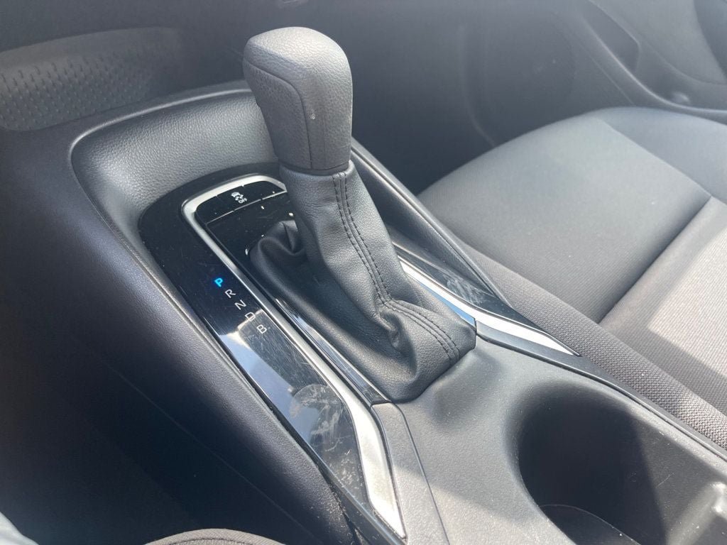 Used 2025 Toyota Corolla LE FWD image 18