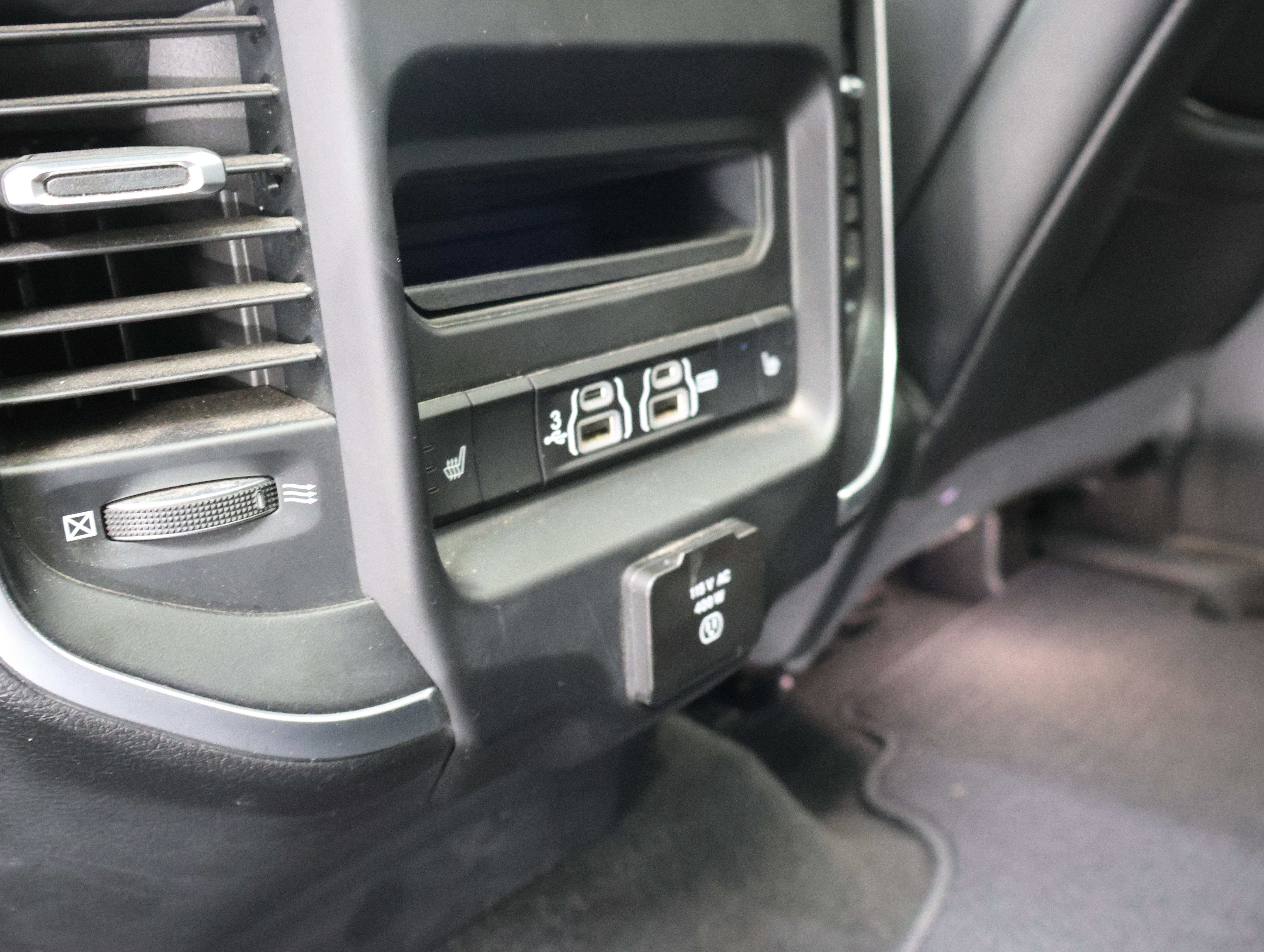 Used 2020 RAM 1500 Laramie AWD/4WD image 35