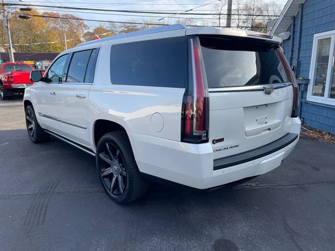 Used 2015 Cadillac Escalade ESV Premium image 3