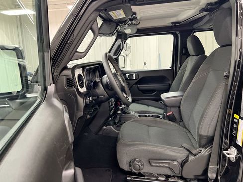 Used 2024 Jeep Wrangler Sport S image 19