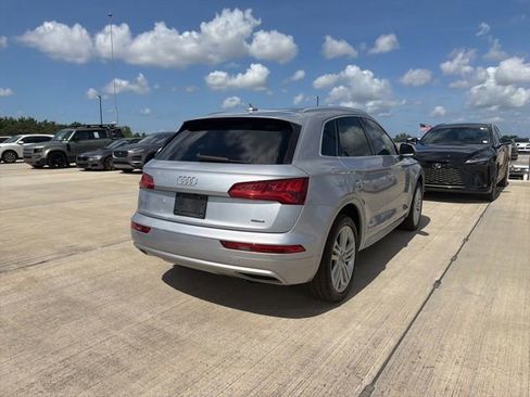 Used 2019 Audi Q5 2.0T Premium Plus w/ Premium Plus Package AWD/4WD image 3