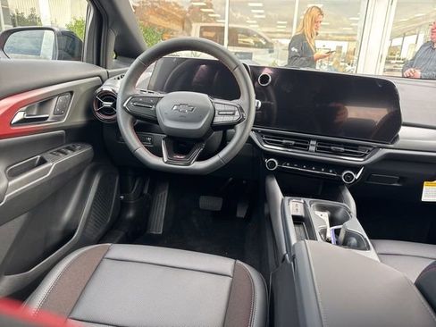 New 2026 Chevrolet Equinox EV RS w/ Convenience Package II FWD image 17