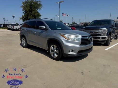 Used 2015 Toyota Highlander Limited Platinum FWD image 1