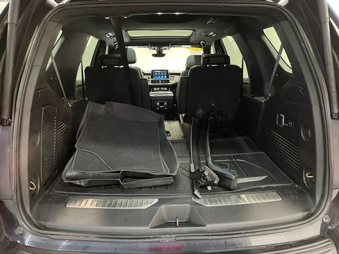 Used 2022 Chevrolet Tahoe High Country AWD/4WD image 18