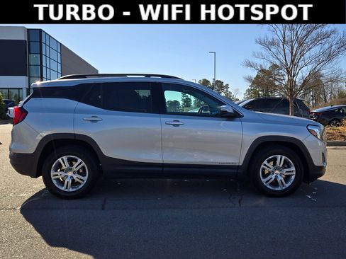 Used 2020 GMC Terrain SLE w/ Driver Convenience Package image 8