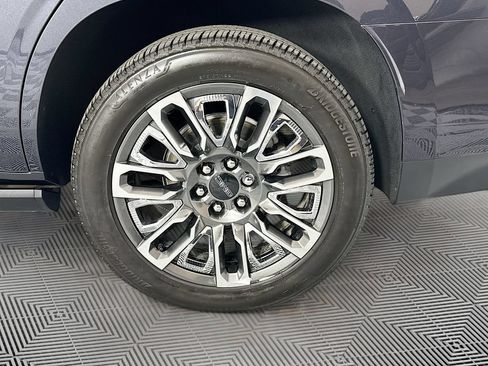 Used 2024 GMC Yukon Denali Ultimate AWD/4WD image 37