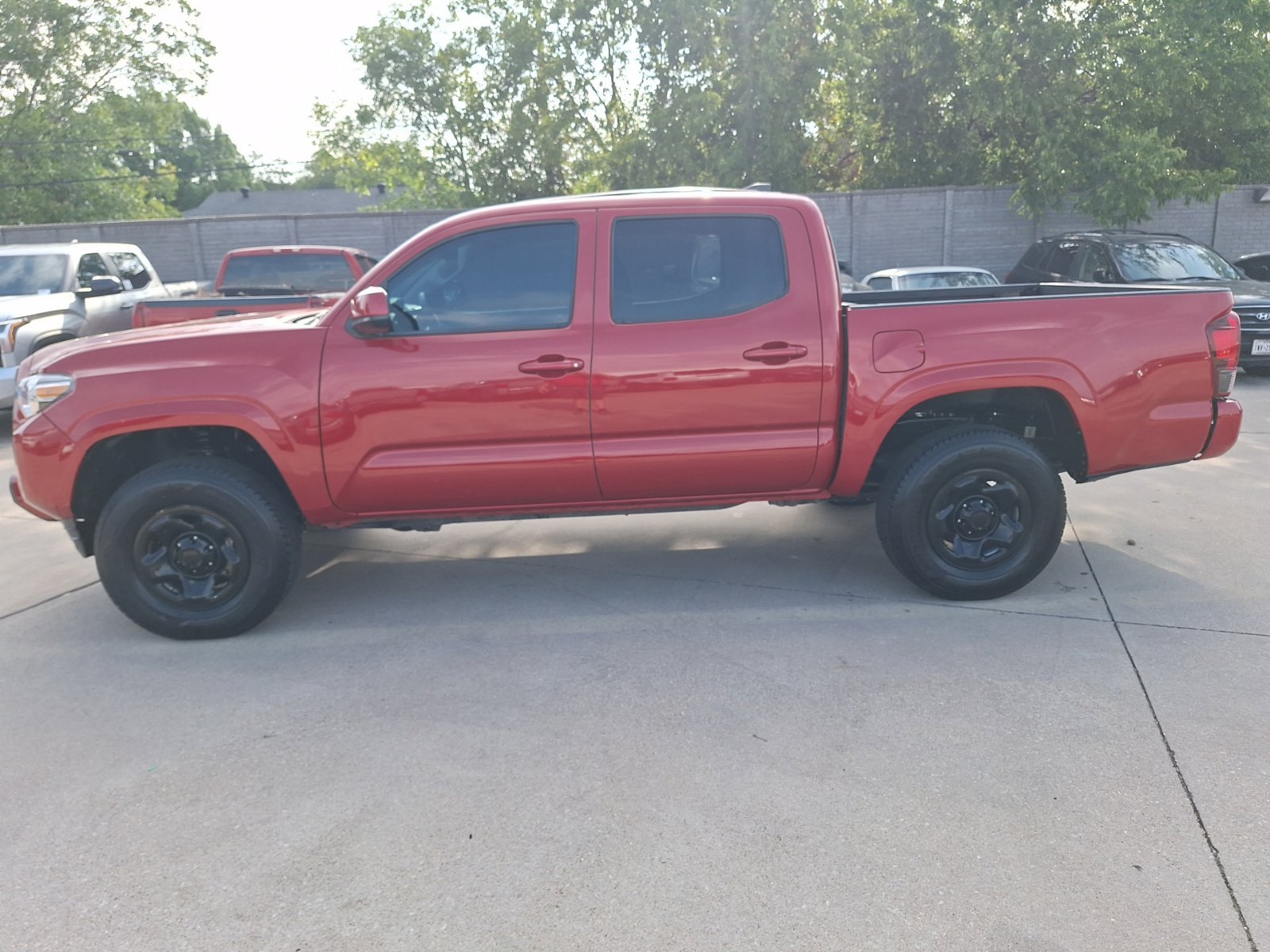 Used 2020 Toyota Tacoma SR AWD/4WD image 3