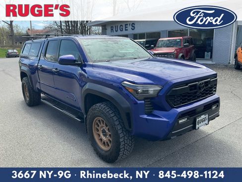 Used 2024 Toyota Tacoma TRD Off-Road image 1