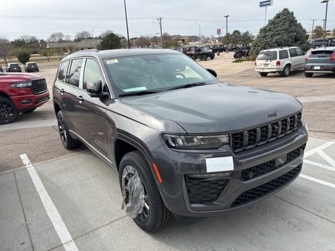 New 2026 Jeep Grand Cherokee L Limited image 2